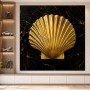 Goldene Muschel auf Marmor als Wandbild oder Fine Art Print