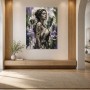 Mystische Frauenfigur als Kunstwerk oder Wandbild mit Naturakzenten