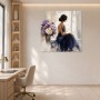 Elegante Frau mit Blumen, als Kunstwerk oder Wandbild