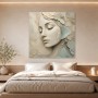 Ruhiges Porträt zwischen Leinwand und Kunstdruck in sanften Pastelltönen