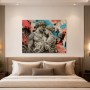 Moderne Kunst und XXL Wandbild mit antiker Skulptur und Graffiti-Kontrast