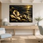 Goldene Muscheln am dunklen Strand, Leinwand oder Poster