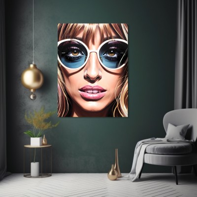Frau mit blauer Sonnenbrille
